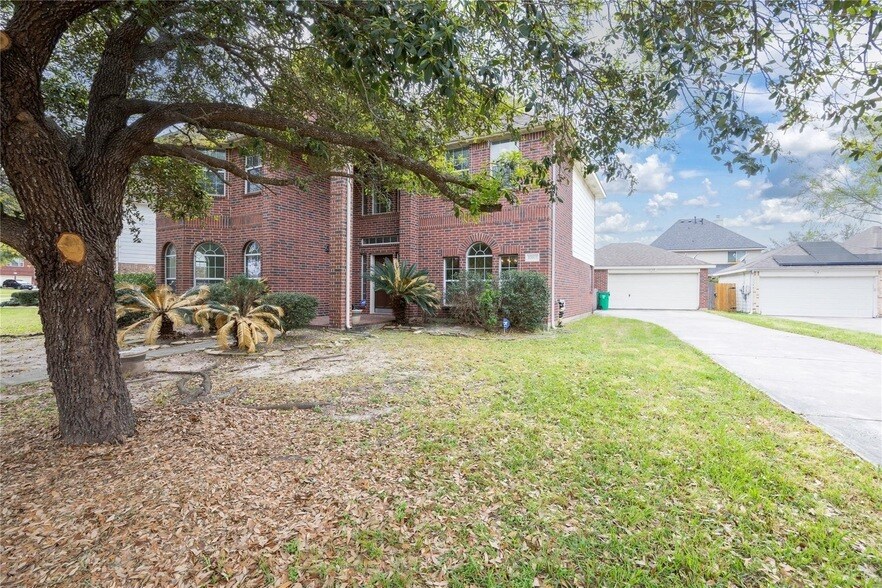 22907 Breton Point Dr in Spring, TX - Building Photo