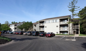 PONDEROSA VILLAGE in Columbus, OH - Building Photo - Building Photo