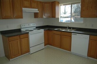5 Beamer St in Woodland, CA - Building Photo - Building Photo