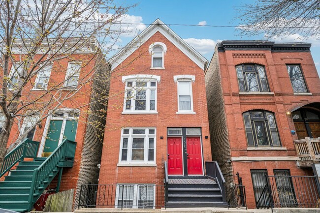property at 1626 N Honore St