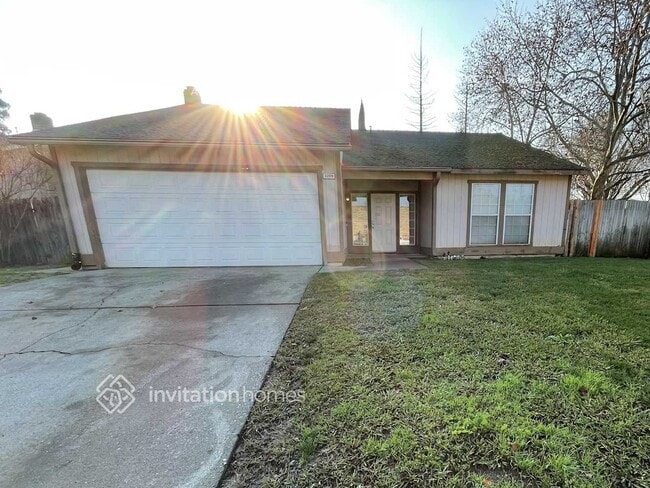 property at 3209 Hogarth Dr