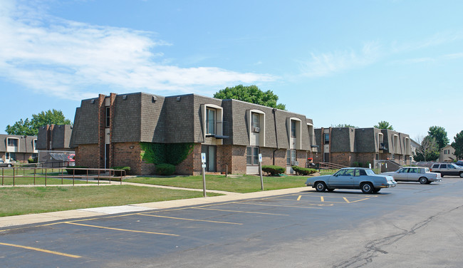Sunset Terrace in Racine, WI - Foto de edificio - Building Photo