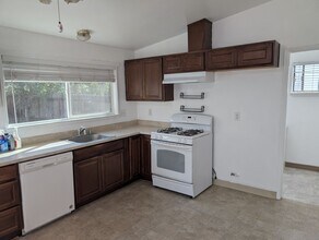 2305 Woolner Ave in Fairfield, CA - Building Photo - Building Photo