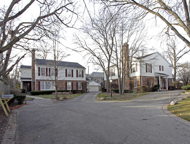 1200-1210 Edgewood Rd in Lake Forest, IL - Foto de edificio - Building Photo