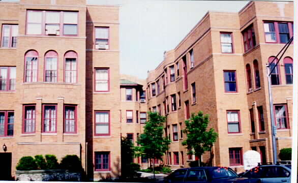 East Lake Terrace Apartments in Chicago, IL - Building Photo - Building Photo