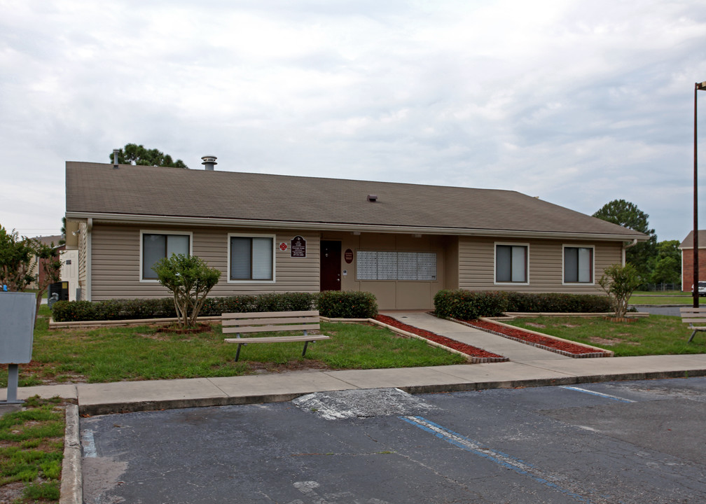 Georgia Arms in Sanford, FL - Building Photo