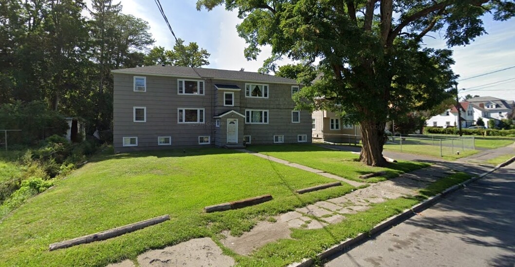 544 Valley Dr in Syracuse, NY - Building Photo