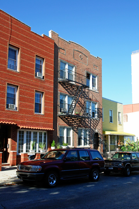 190 19th St in Brooklyn, NY - Building Photo