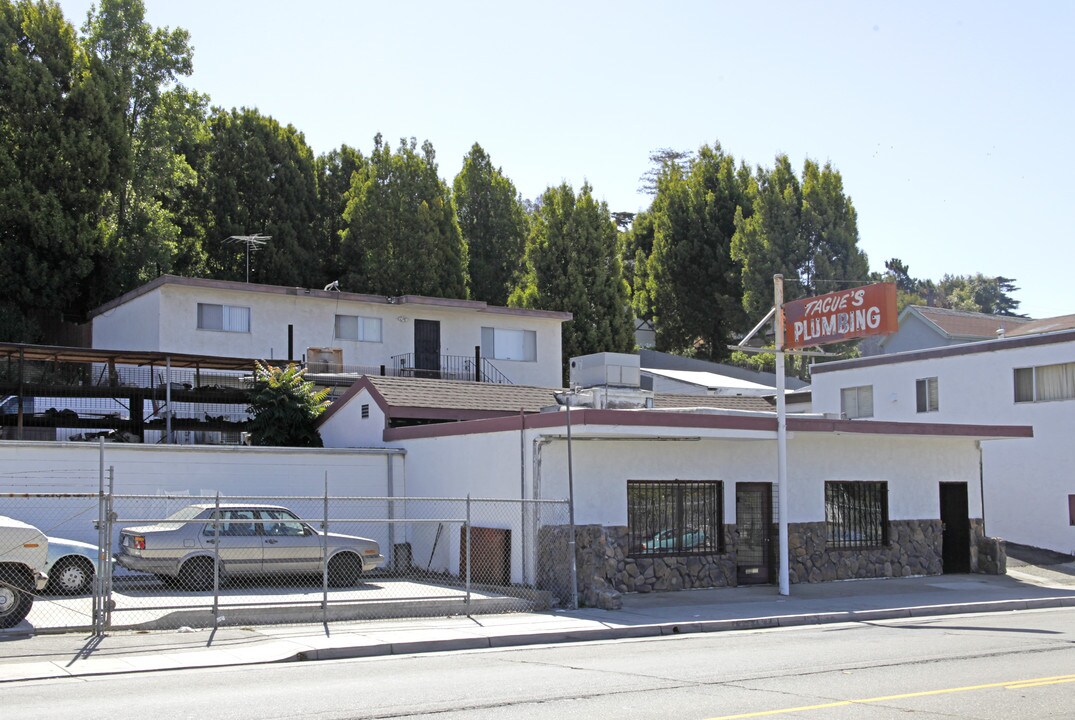 8714 Macarthur Blvd in Oakland, CA - Foto de edificio