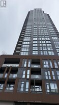 159 Wellesley St E in Toronto, ON - Building Photo