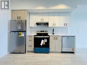 4878 Powers Cmn in Burlington, ON - Building Photo - Building Photo