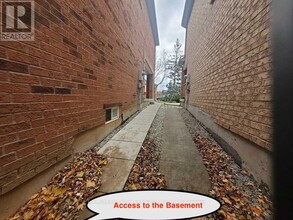 3784 Forest Bluff Crescent in Mississauga, ON - Building Photo - Building Photo