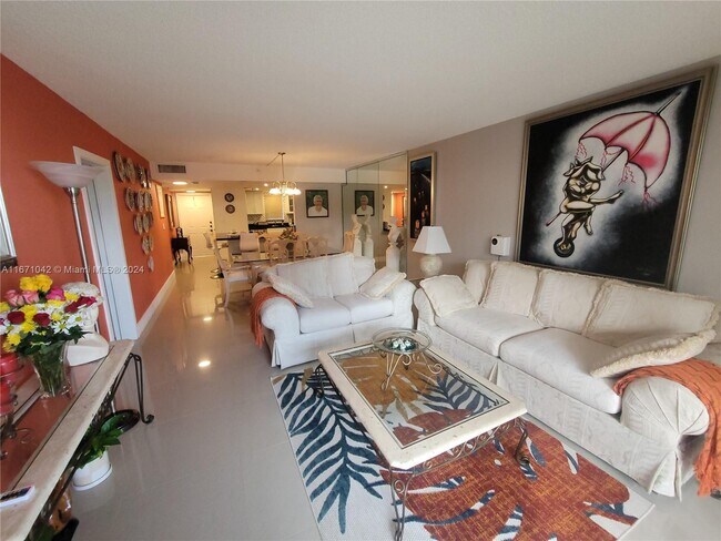 property at 3001 W Rolling Hills Cir