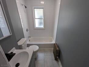 300 S 19th St in Newark, NJ - Building Photo - Building Photo