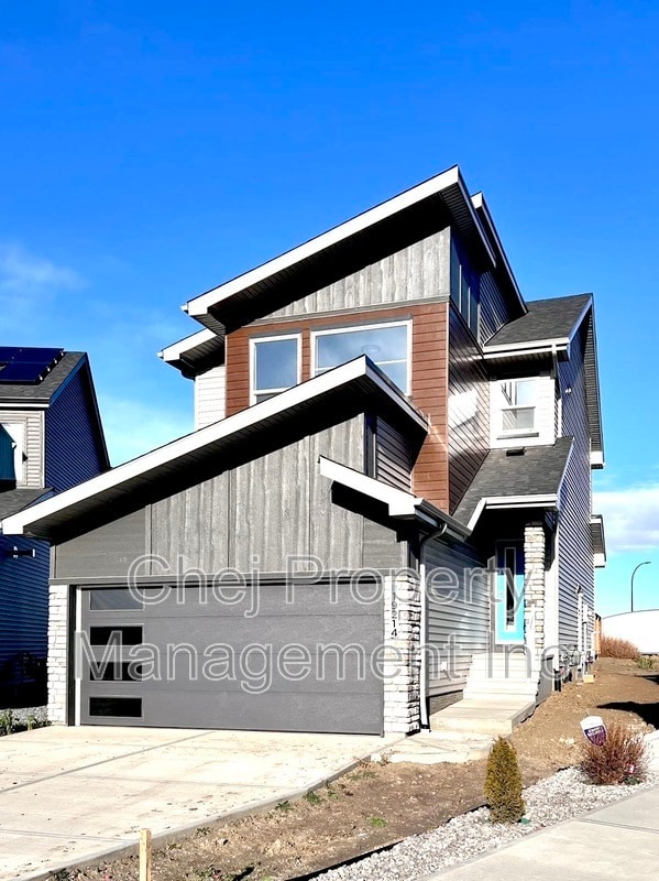 19214-1922A 22A Ave NW in Edmonton, AB - Building Photo - Building Photo