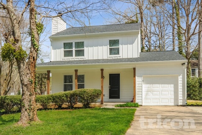 1820 Crestwood Dr NW