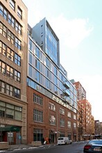 246 W 17th St in New York, NY - Building Photo - Building Photo