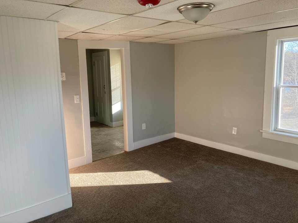 107 G St in Montague, MA - Building Photo