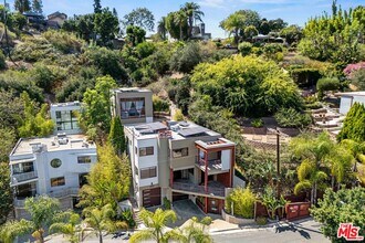 2222 Bancroft Ave in Los Angeles, CA - Building Photo - Building Photo