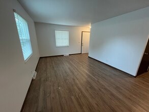 358 N Jefferson St in Zeeland, MI - Building Photo - Building Photo