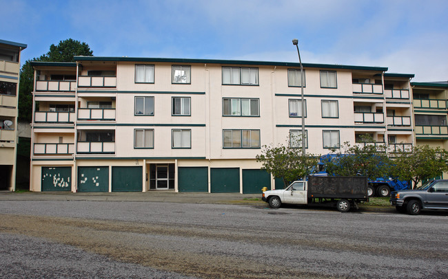 90 Ward Ct in Daly City, CA - Building Photo - Building Photo