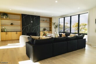 401 Grand Ave in Leonia, NJ - Building Photo - Building Photo