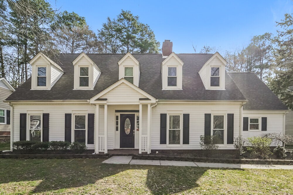 8245 Charles Crawford Dr in Charlotte, NC - Foto de edificio