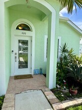 420 NW Emilia Way in Jensen Beach, FL - Building Photo - Building Photo