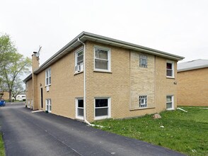 622 S Wisconsin Ave in Addison, IL - Building Photo - Building Photo