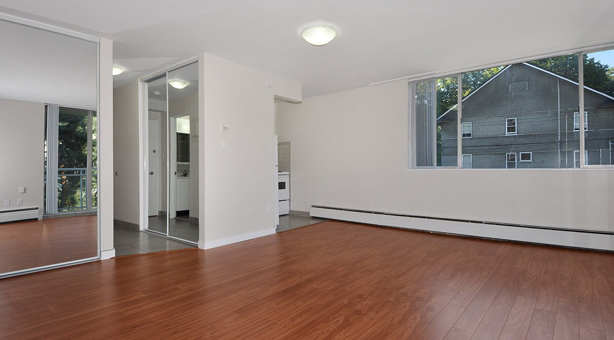 550 W 12th Ave in Vancouver, BC - Building Photo