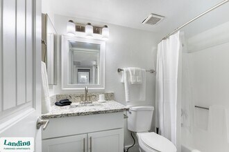 5704 W Thomas Rd, Unit 236 in Phoenix, AZ - Building Photo - Building Photo