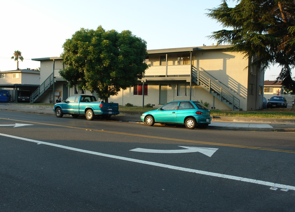 402 E Maude Ave in Sunnyvale, CA - Building Photo