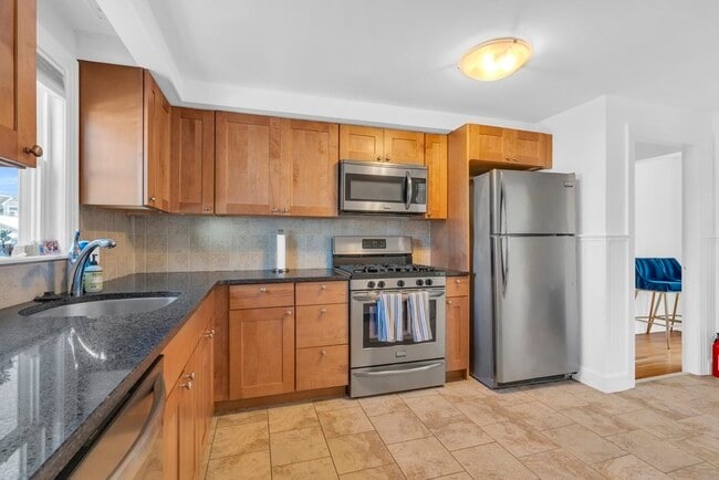 903 Adams St, Unit 1 in Boston, MA - Building Photo - Building Photo