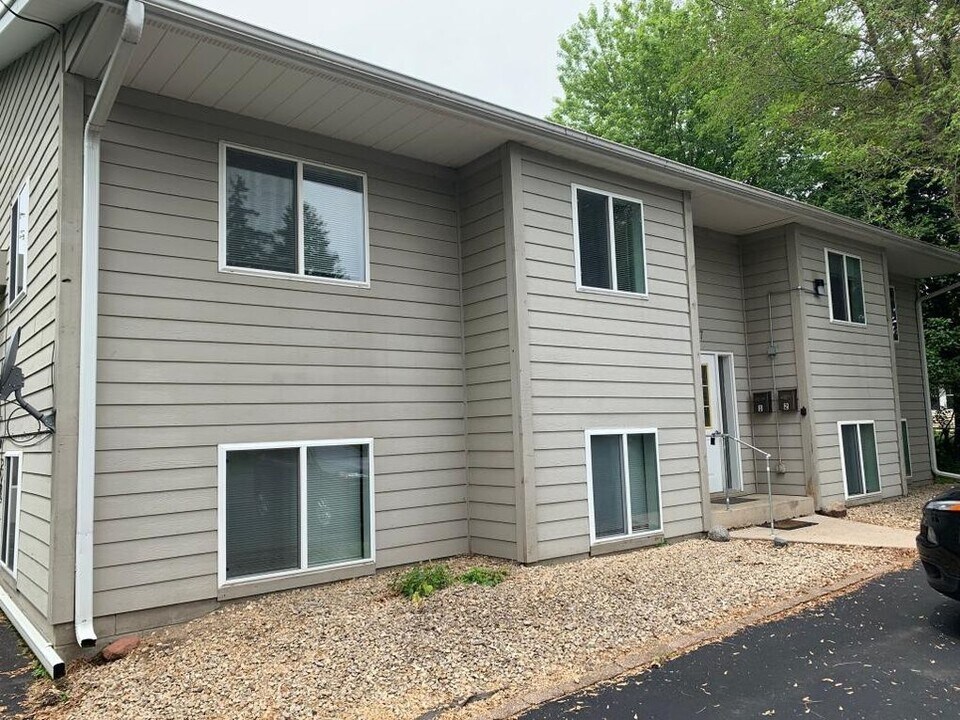 807 5th Ave NE in Buffalo, MN - Building Photo