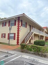 3582 N University Dr in Coral Springs, FL - Foto de edificio - Building Photo