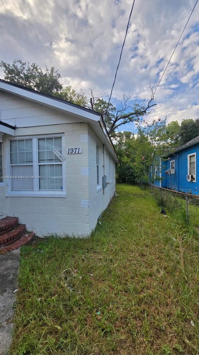 property at 1971 Ella St
