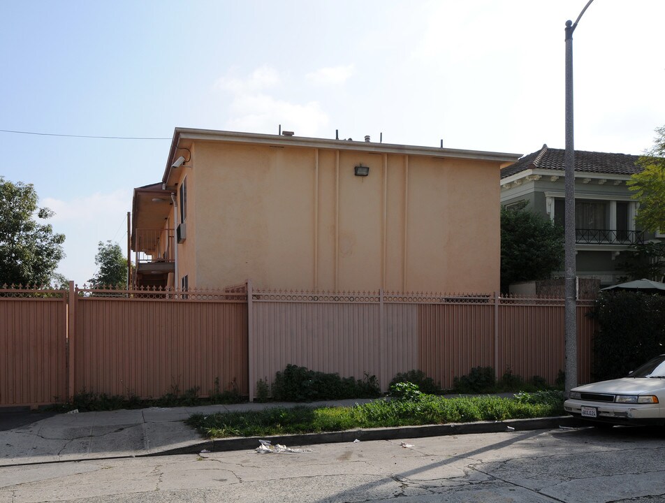 1442 N Formosa Ave in Los Angeles, CA - Foto de edificio