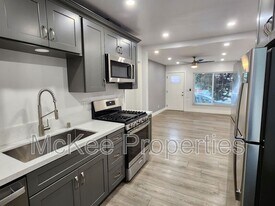 1660 Cable St in San Diego, CA - Building Photo