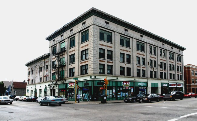 601-615 W Historic Mitchell St in Milwaukee, WI - Foto de edificio - Building Photo