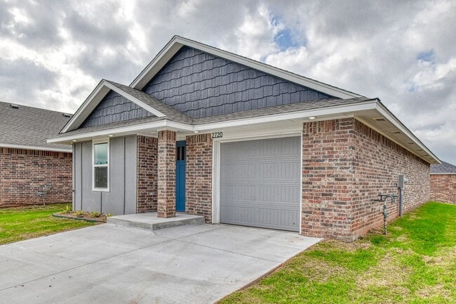 2720 Varenna Ct in Norman, OK - Building Photo - Building Photo
