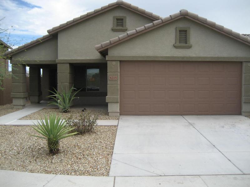 6215 S 51st Dr in Phoenix, AZ - Building Photo