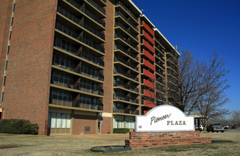 Pioneer Plaza in Tulsa, OK - Building Photo - Building Photo