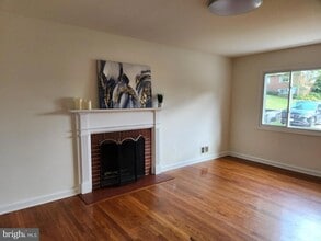 3300 Potterton Dr, Unit 101 in Falls Church, VA - Building Photo - Building Photo