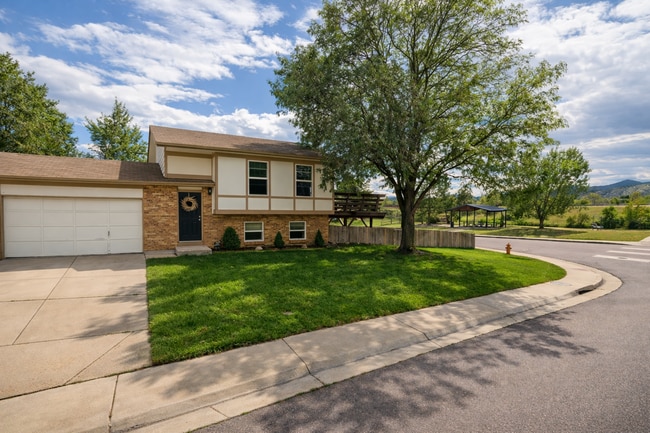 property at 8996 W Teton Cir