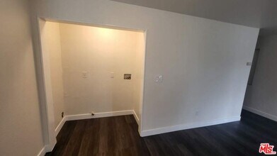 10376 Wilmington Ave in Los Angeles, CA - Building Photo - Building Photo