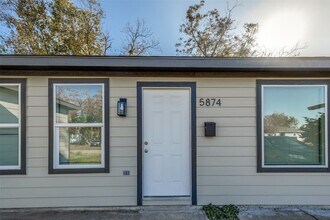 5874 Belcrest St in Houston, TX - Building Photo - Building Photo