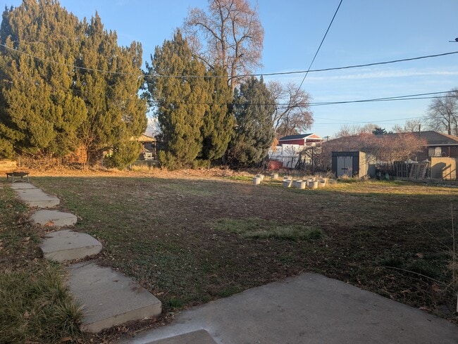 220 E 300 N, Unit 220 E in Pleasant Grove, UT - Foto de edificio - Building Photo