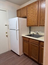 2218 N Summit Ave in Milwaukee, WI - Foto de edificio - Building Photo