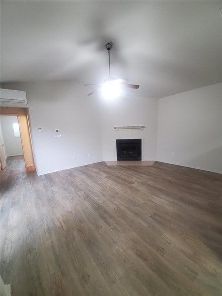 6909 Hyland Cir, Unit A in Austin, TX - Building Photo - Building Photo