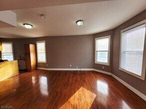 146 Hollywood Ave in East Orange, NJ - Building Photo - Building Photo